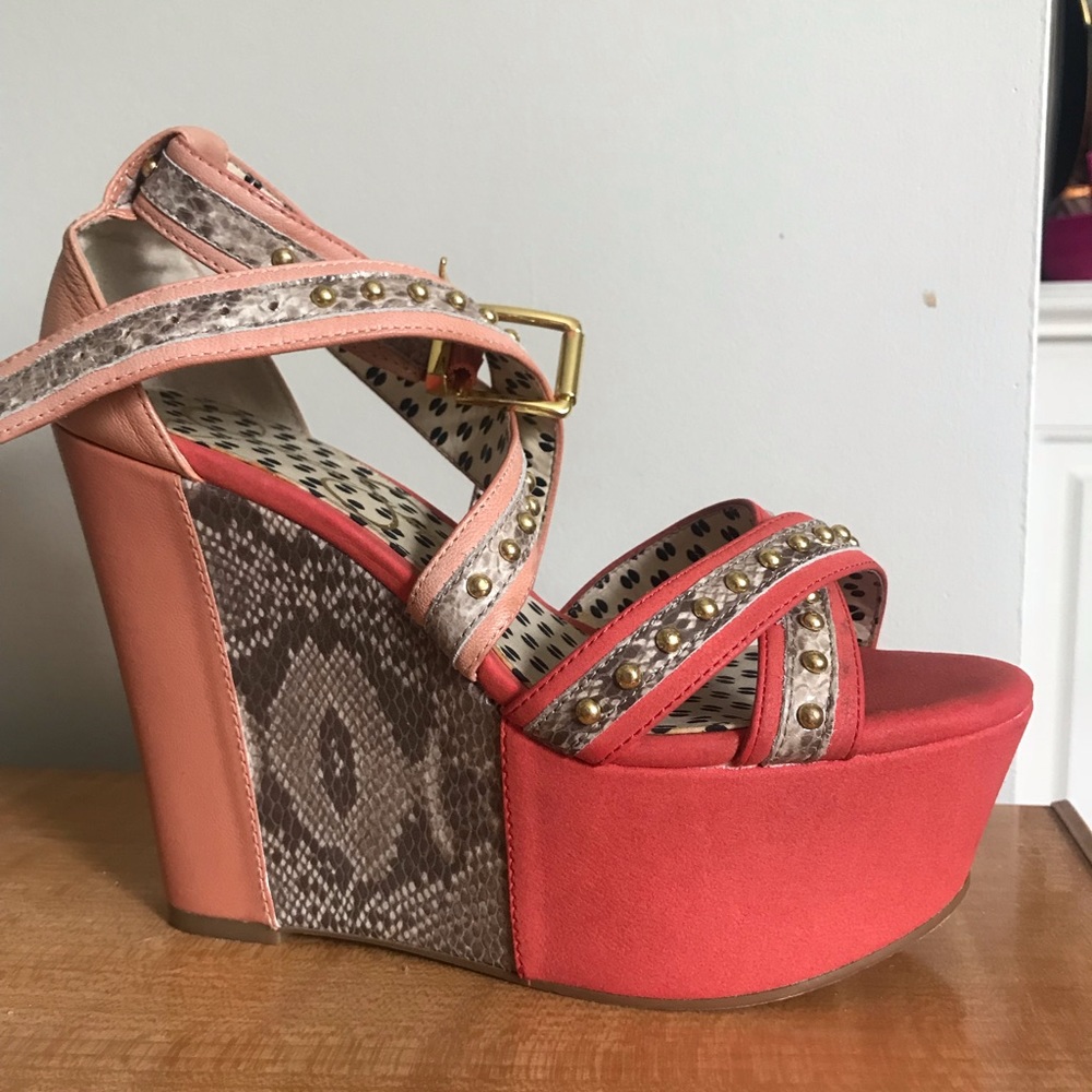 Jessica Simpson wedges